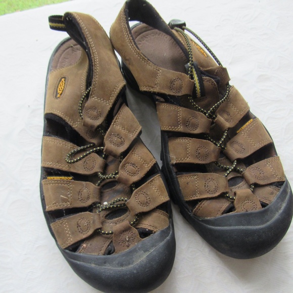 Keen Men\'s 10 M H2 Hiking Sandals Brown Closed Toe Waterproof Shoe Excellent main image 4